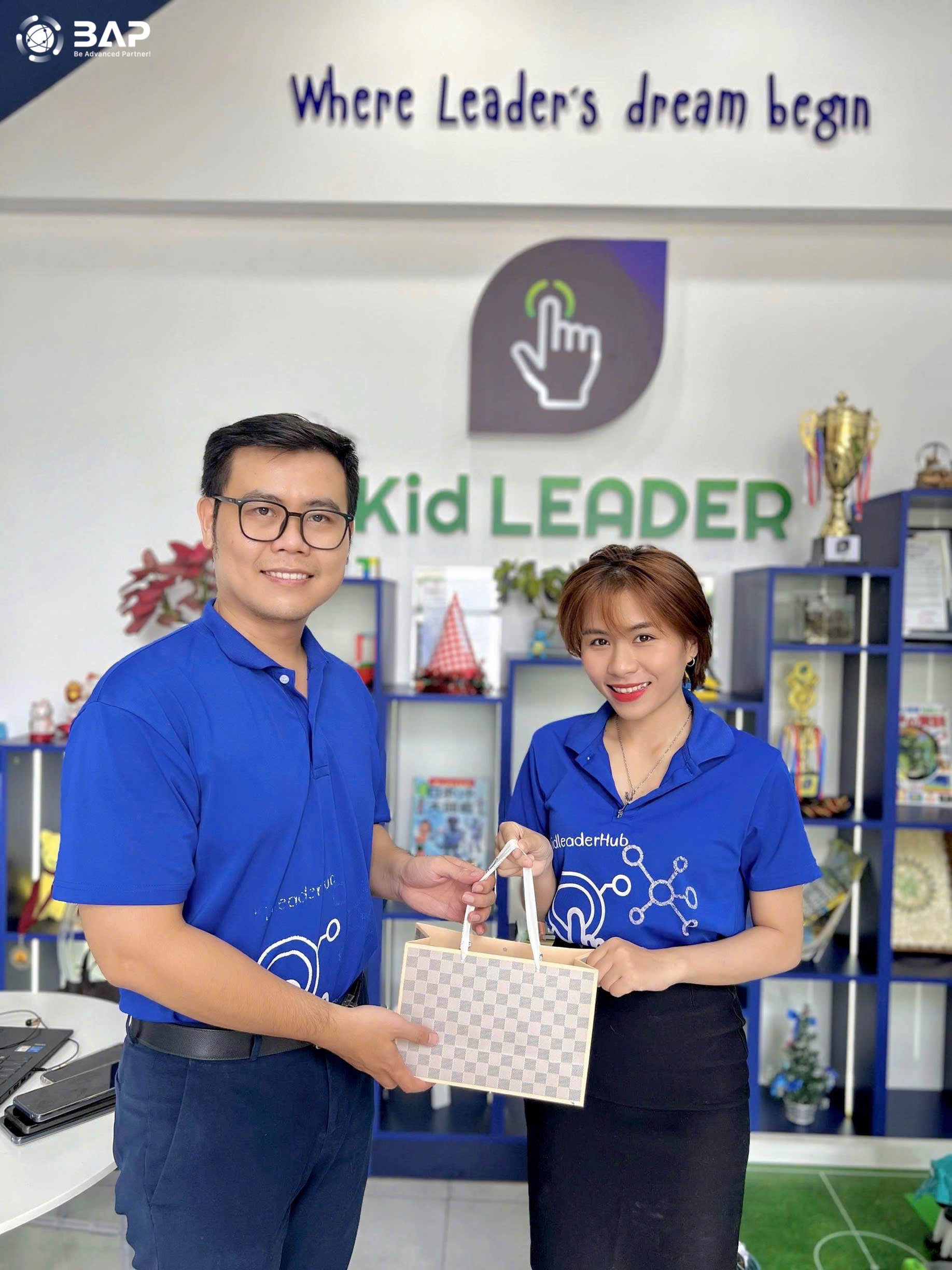 KId Leader Hub & quà tặng 20.10